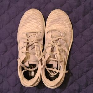 Boys/Mens Adidas Cloudfoam tennis shoes sneakers (Like New)